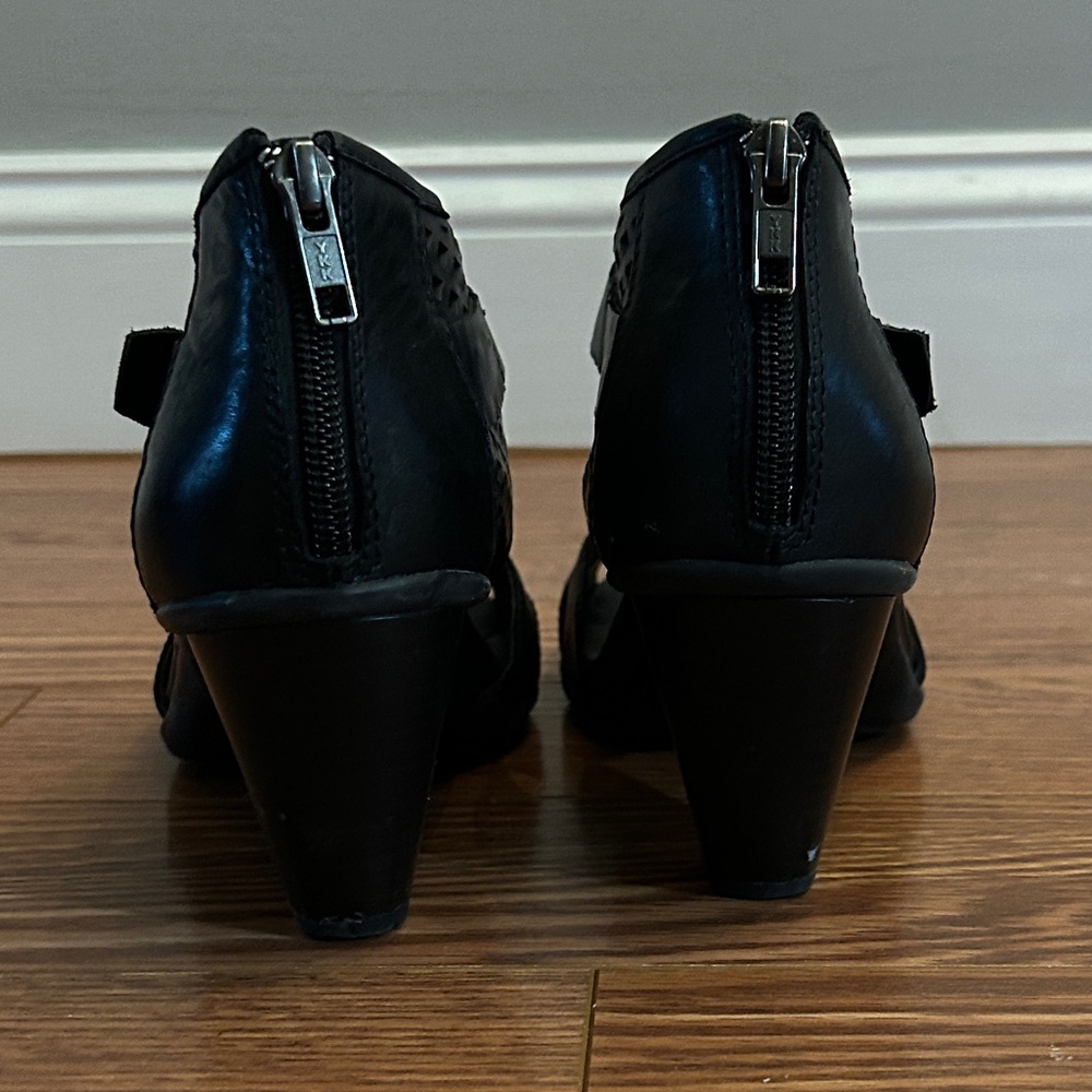Earthies Black Virgo Peep Toe Booties - Picture 5 of 9